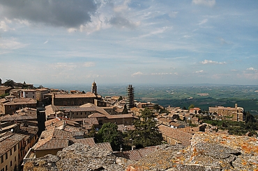 Wine tasting tour - View of Montalcino in Tuscany